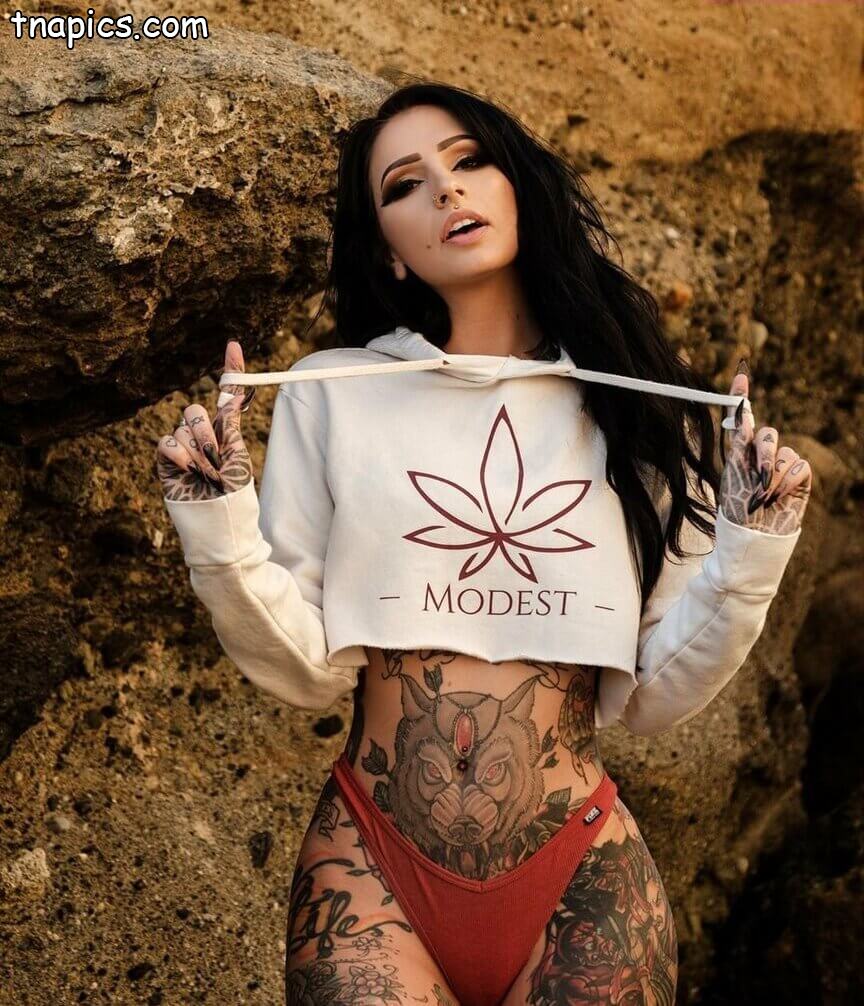 Angela Mazzanti Nude 7