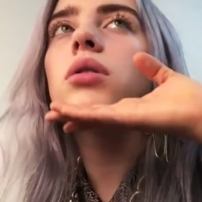 Billie Eilish preety face