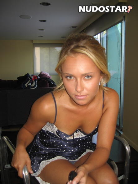 Hayden Panettiere Leaked Photo 30