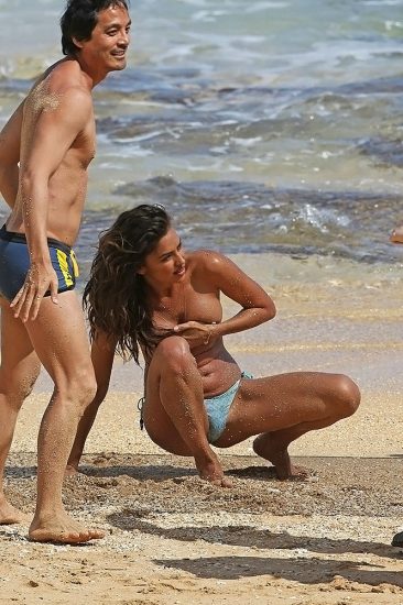 Irina Shayk topless paparazzi pic