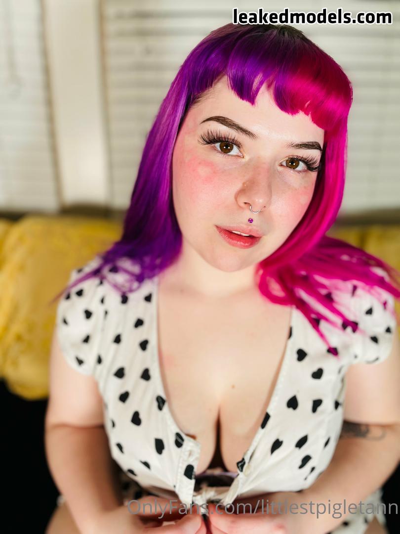 Littlestpigletann Nude 10