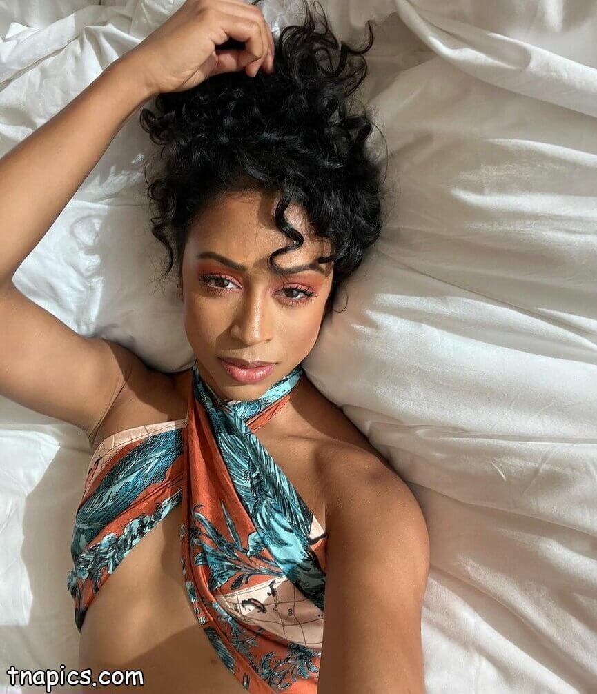 Liza Koshy Nude 15