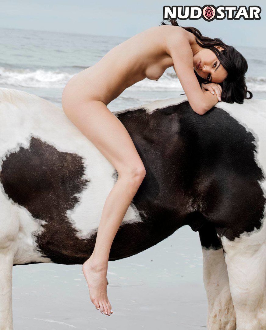 Kendall Jenner Leaked Photo 43