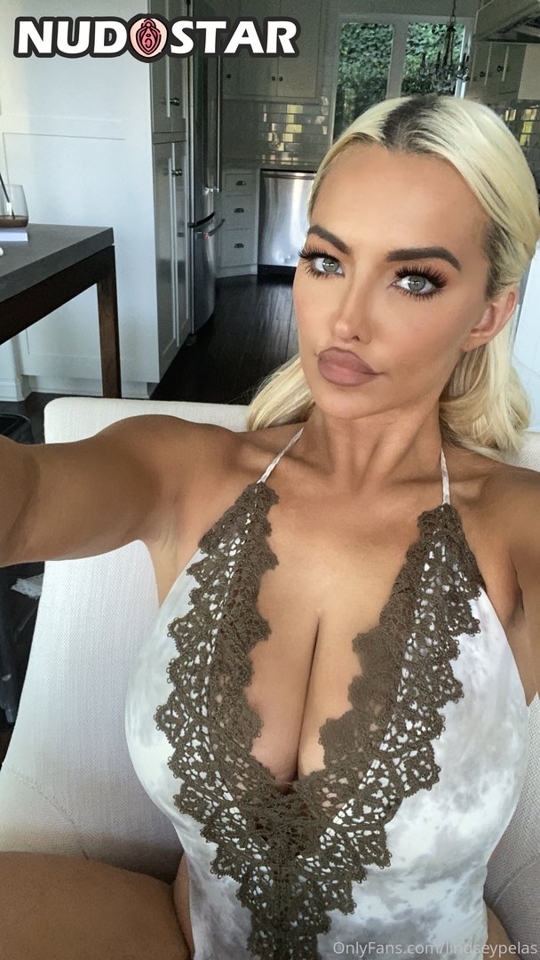 Lindseypelas Leaked Photo 41