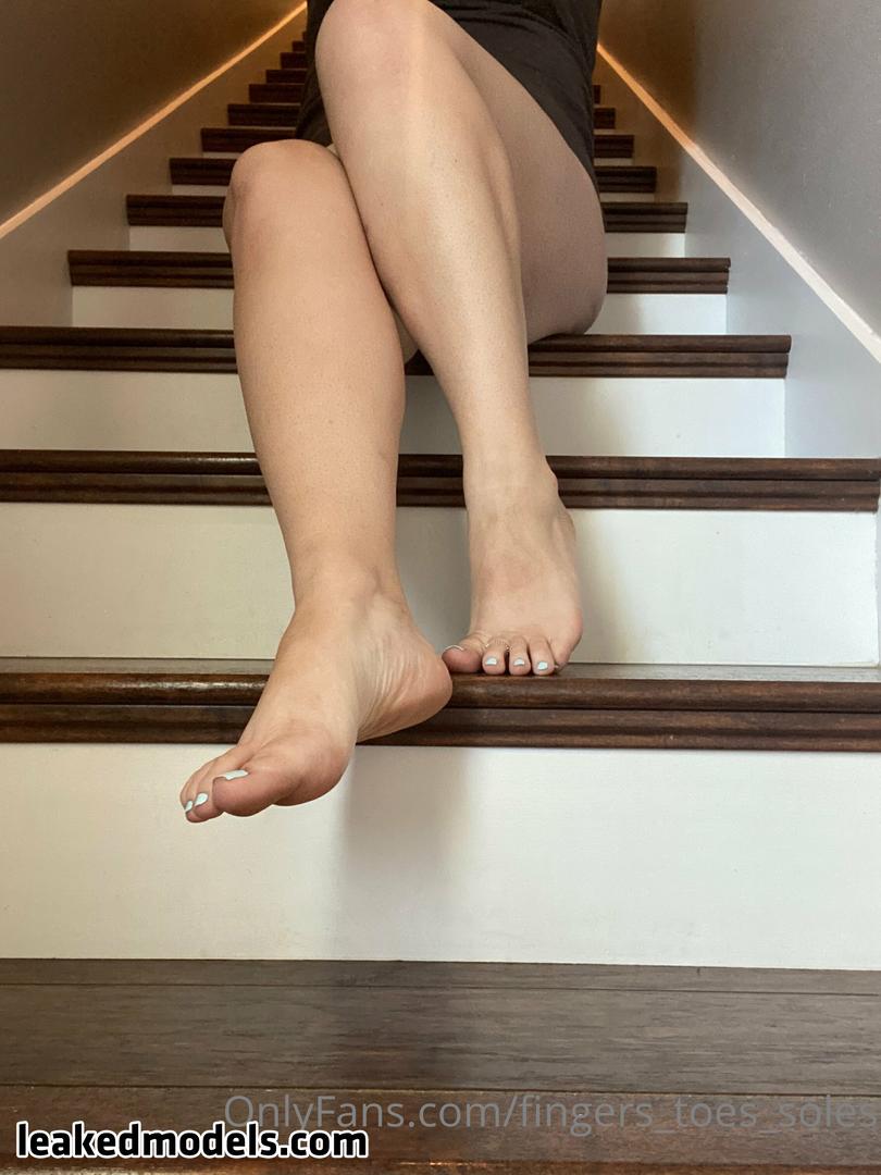 Fingers-toes-soles Naked 11