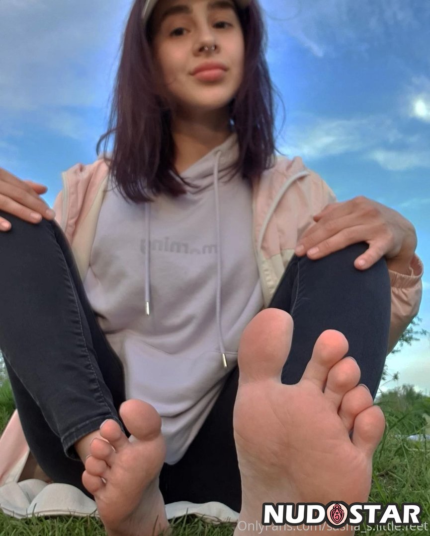 Sasha S Little Feet Leaked Photo 27