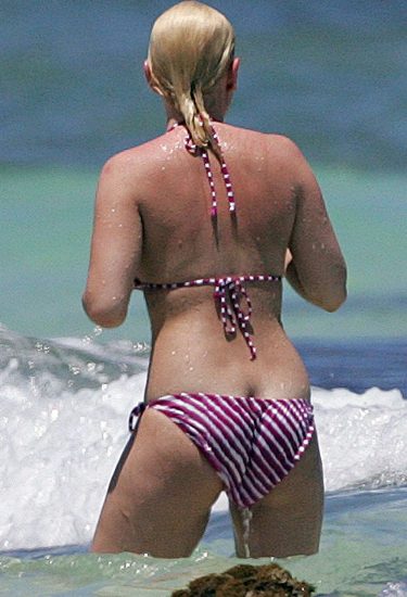 Elisha Cuthbert butt