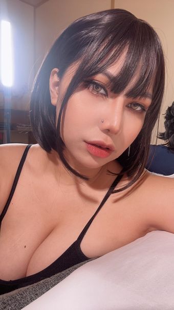 Ai Natsumi Nude Leaks OnlyFans Photo 5