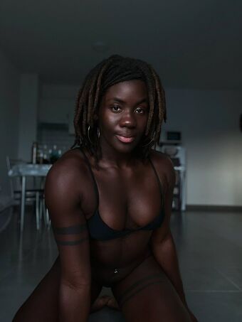 BinaNjikam Nude Leaks OnlyFans Photo 12