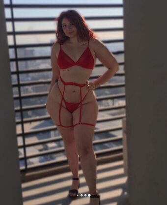 Curvy Medusa Nude Leaks OnlyFans Photo 1