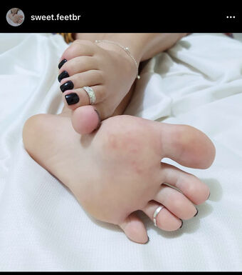 Sweet.feetbr Nude Leaks OnlyFans Photo 1