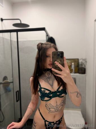 emilymoon_beam Nude Leaks OnlyFans Photo 6