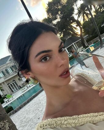 Kendall-jenner Nude Leaks OnlyFans Photo 496