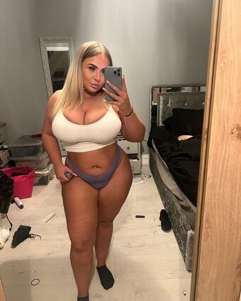 Molly OS Nude Leaks OnlyFans Photo 12