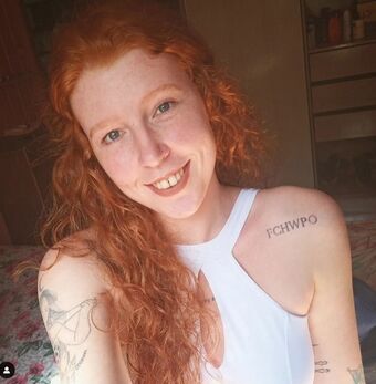 redheadlaura Nude Leaks OnlyFans Photo 9