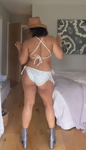 Saira Khan Nude Leaks OnlyFans Photo 37