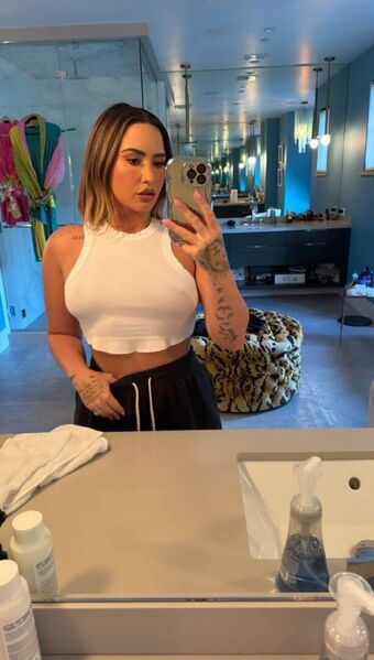 Demi Lovato Nude Leaks OnlyFans Photo 356